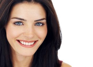 Entrevista | Nina Fehren, Excella Gionne em Resident Evil 5 Nina Fehren