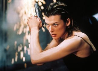 Alice (Milla Jovovich) Resident Evil: O Hóspede Maldito, 2002