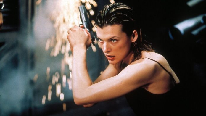 Alice (Milla Jovovich) Resident Evil: O Hóspede Maldito, 2002