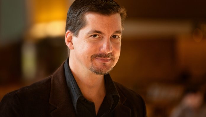 DC-Douglas-reboot-resident-evil Dublador D.C. Douglas