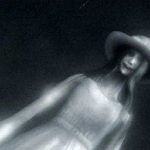 A lenda urbana da Hashakusama foi uma das inspirações para Lady Dimitrescu